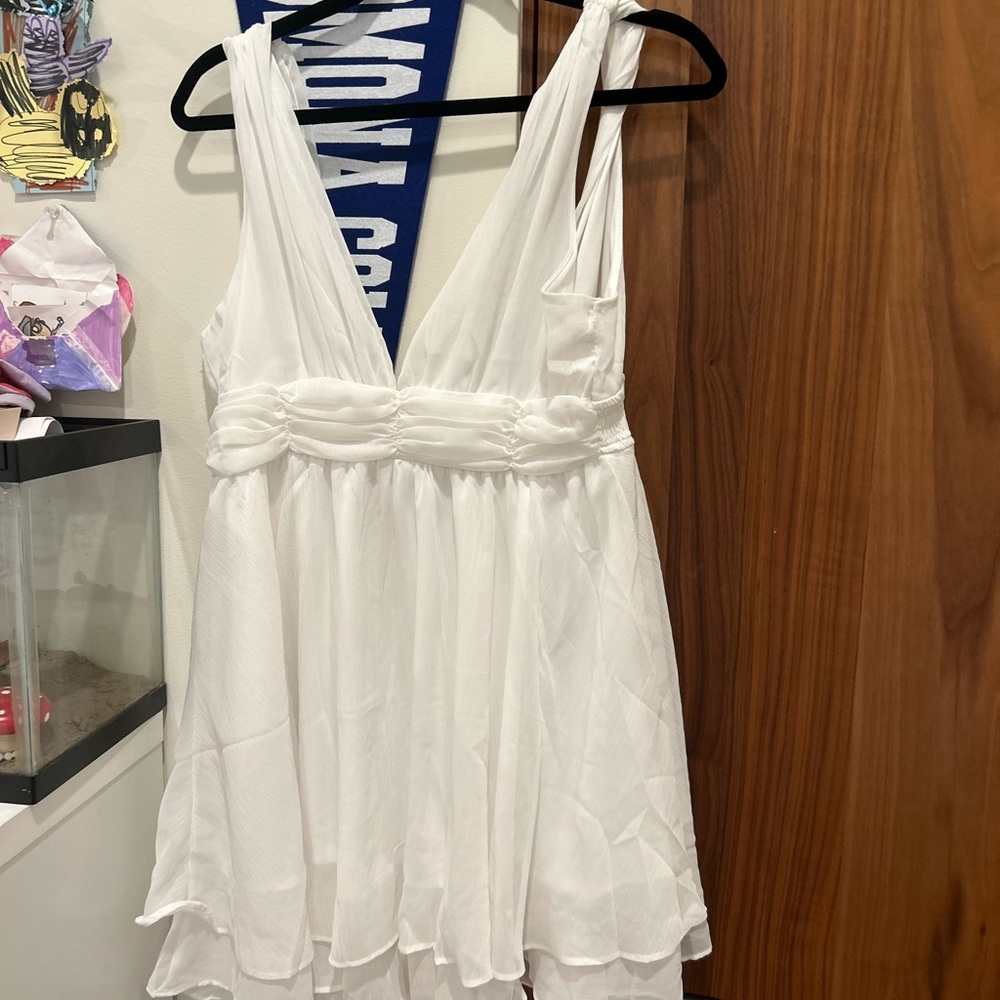 White V-Neck Sleeveless Mini Dress